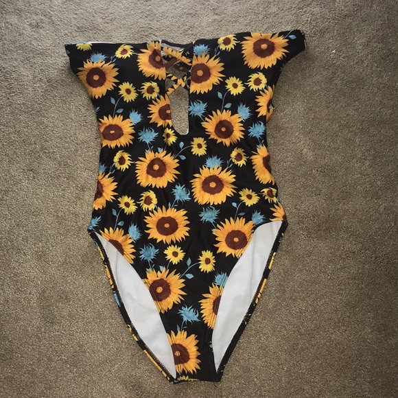 ROMWE Other - Cute off the shoulder sunflower one piece!